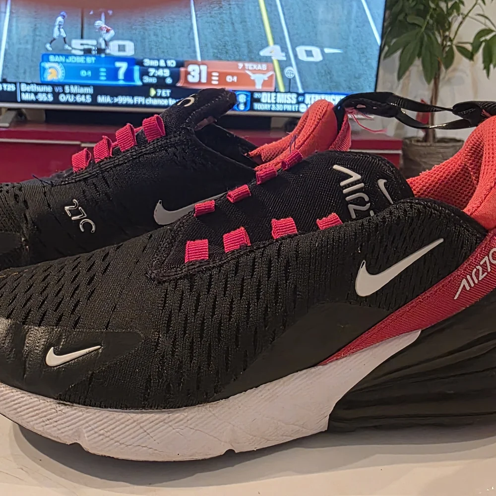 Nike Black and Red Air Max 270 Sneakers - Picture 5 of 7